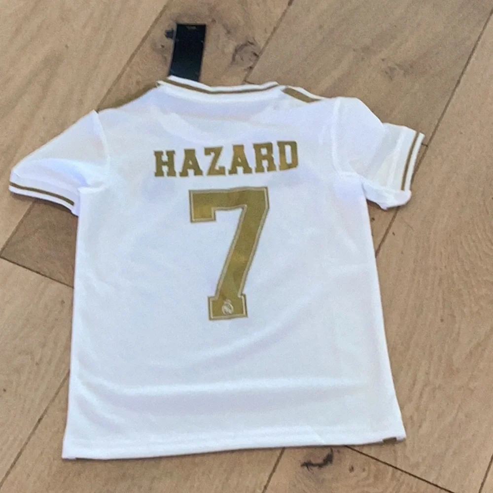 Adidas Kids Real Madrid White & Gold Jersey & shorts soccer jersey set emirates - Picture 4 of 5